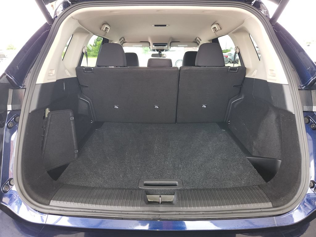 Used 2026 Nissan Rogue SV FWD image 14