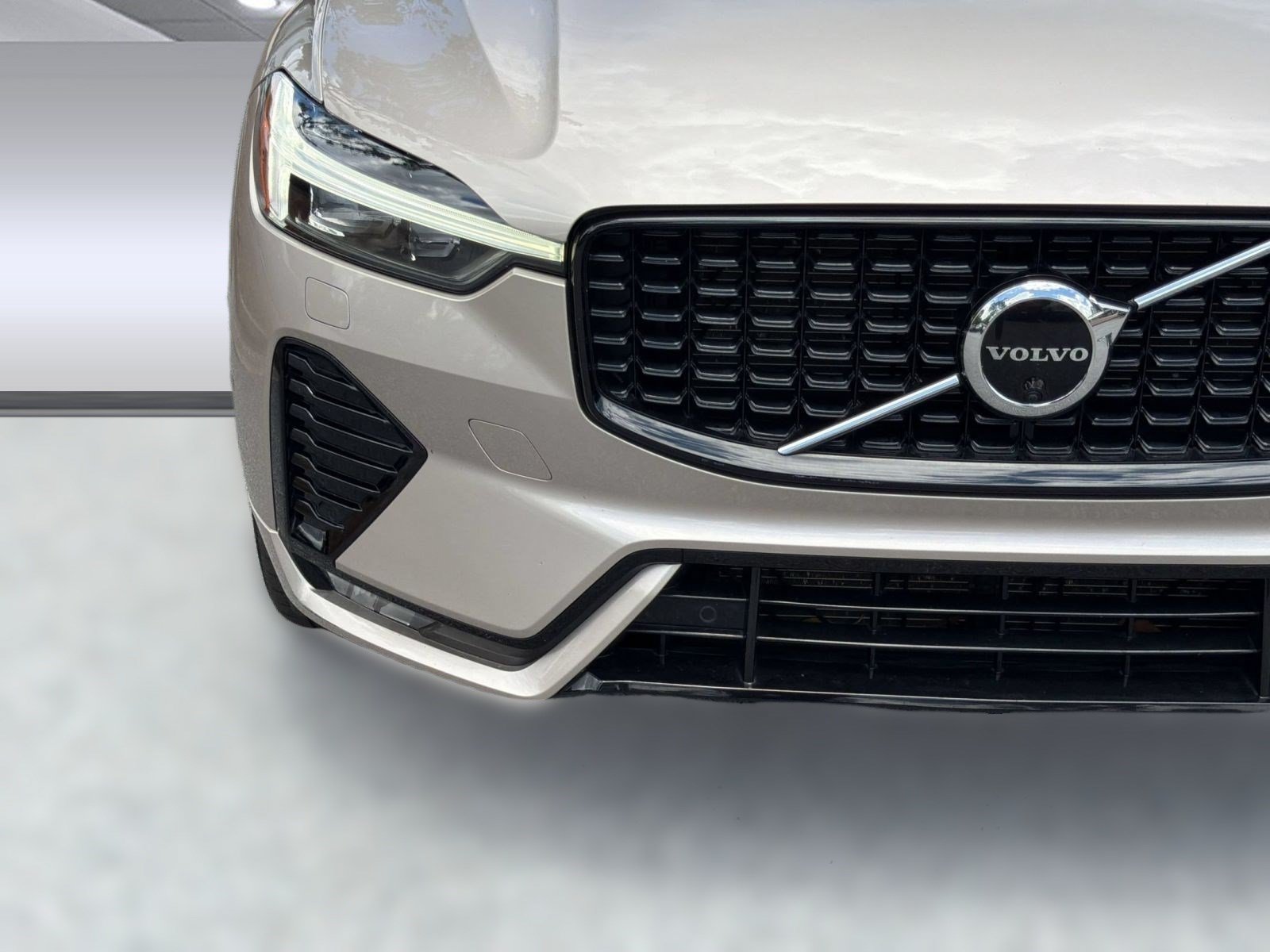 Certified 2023 Volvo XC60 B5 Plus w/ Climate Package FWD image 29