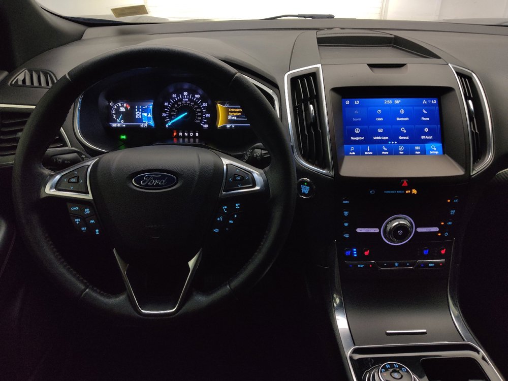 Used 2020 Ford Edge Titanium w/ Equipment Group 301A FWD image 22