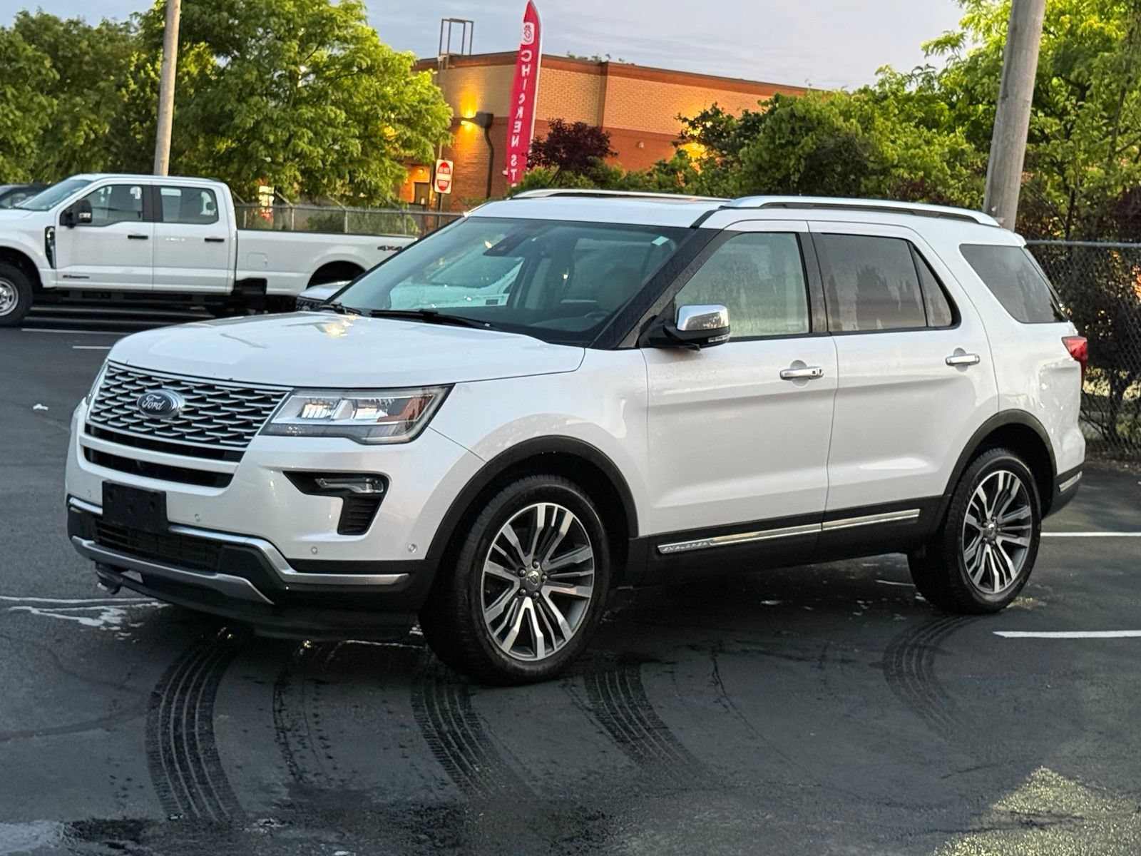 Used 2018 Ford Explorer Platinum AWD/4WD image 8