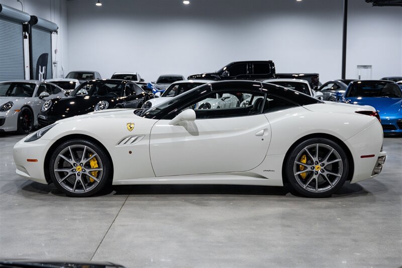 Used 2014 Ferrari California RWD image 70