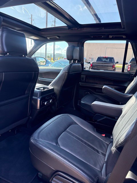 Used 2020 Ford Expedition Limited w/ Equipment Group 302A RWD image 4
