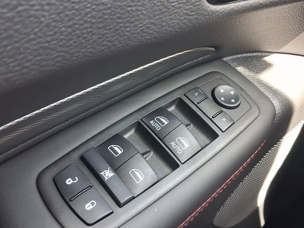 Used 2025 Dodge Durango R/T AWD/4WD image 13
