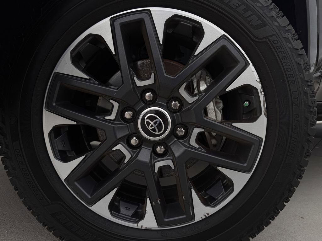 Used 2023 Toyota Tundra Limited w/ Power Package image 9