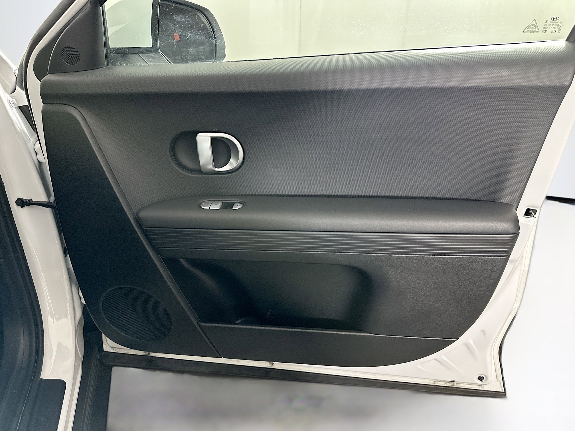 Used 2024 Hyundai Ioniq 5 SE RWD image 31