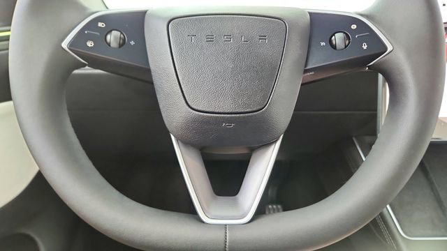 Used 2026 Tesla Model Y Performance AWD/4WD image 40