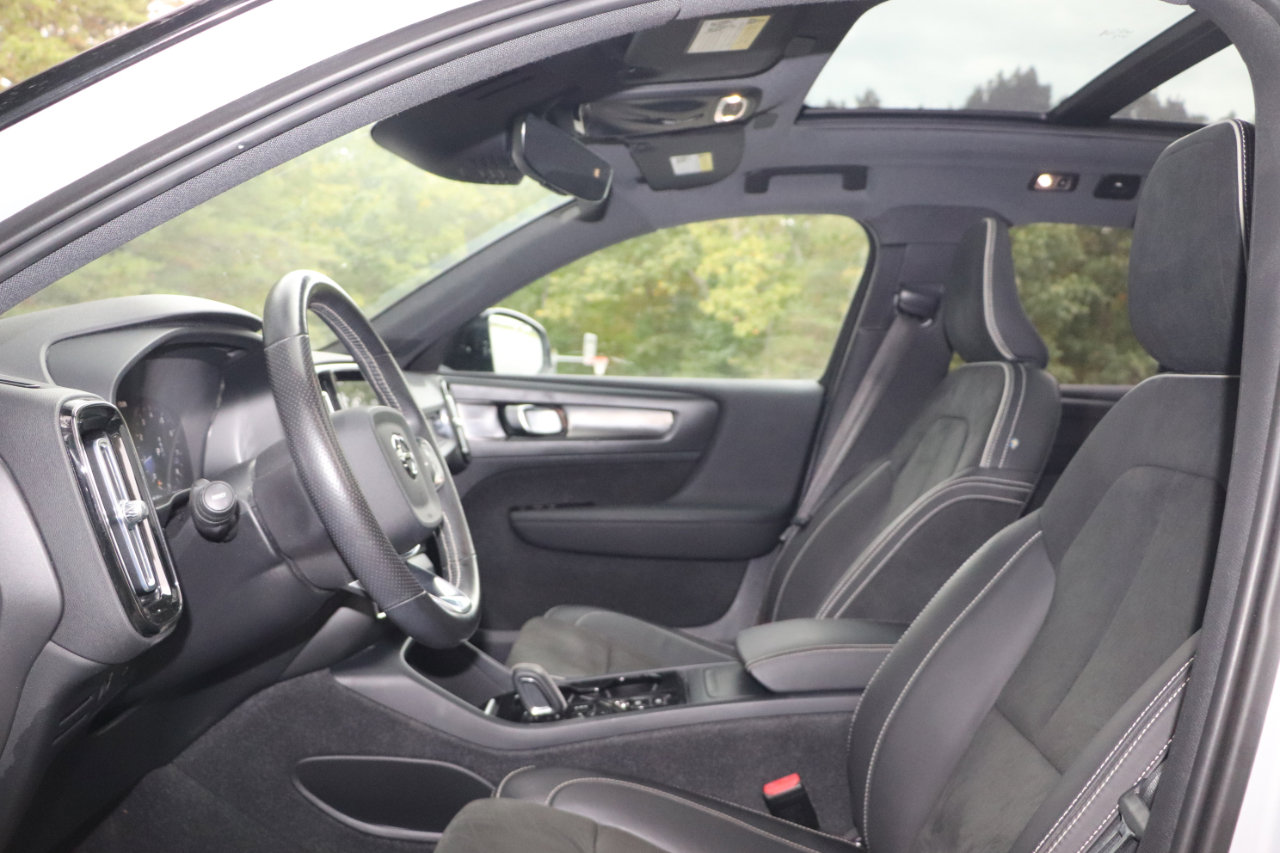 Used 2021 Volvo XC40 T5 R-Design w/ Advanced Package image 10