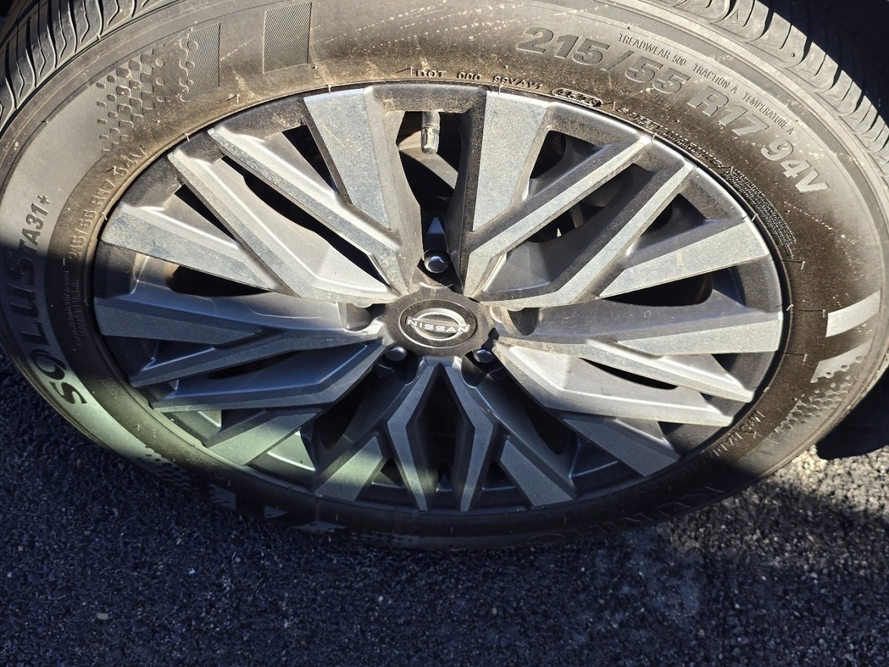 Used 2024 Nissan Altima 2.5 SV image 12