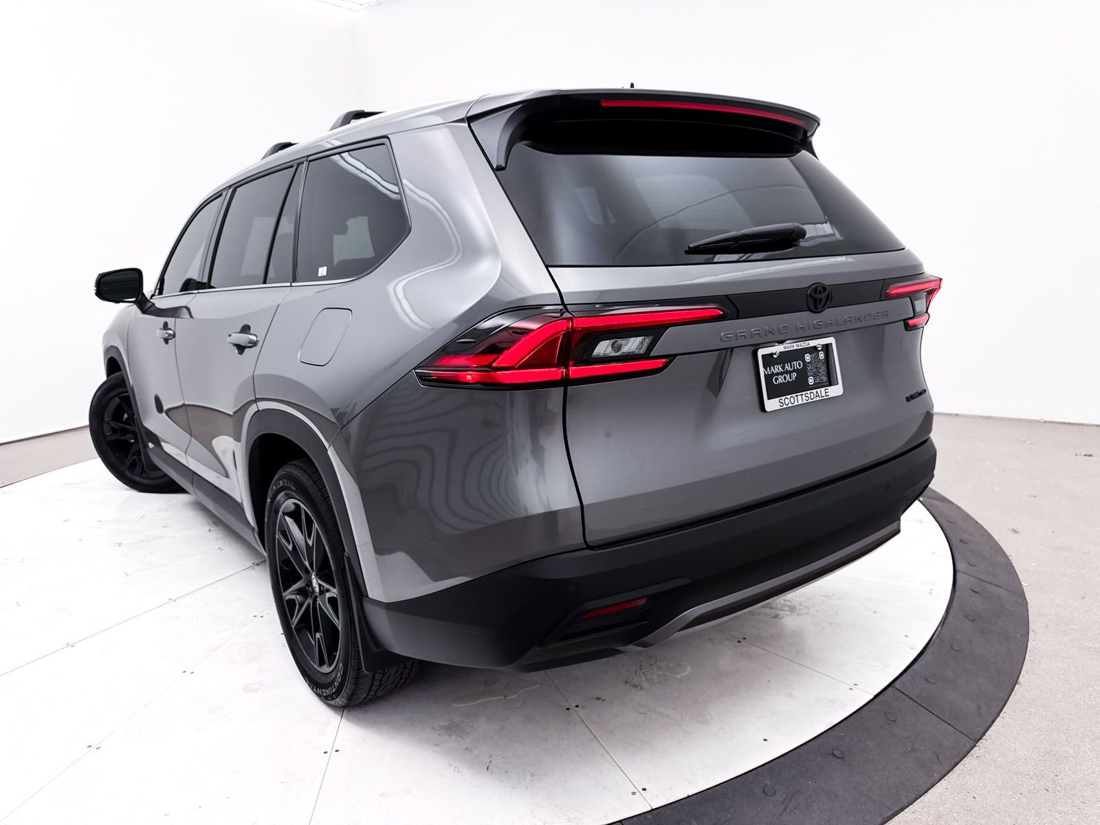 Used 2025 Toyota Grand Highlander FWD image 9