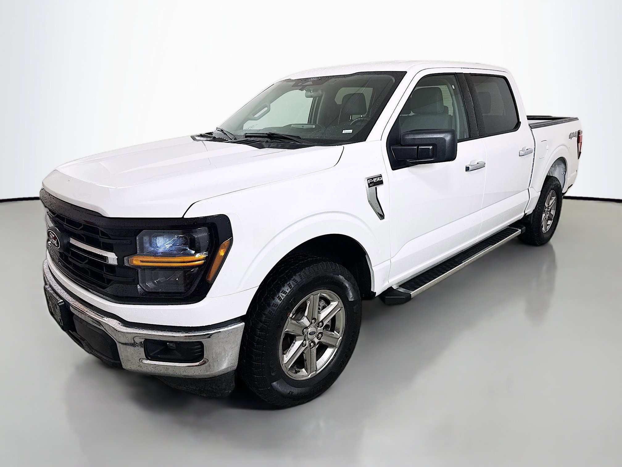 Used 2025 Ford F150 XLT w/ Equipment Group 301A Standard AWD/4WD image 3