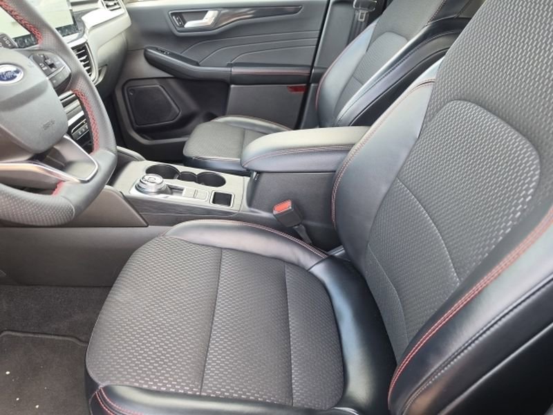 Used 2024 Ford Escape ST-Line w/ Tech Pack #1 FWD image 9