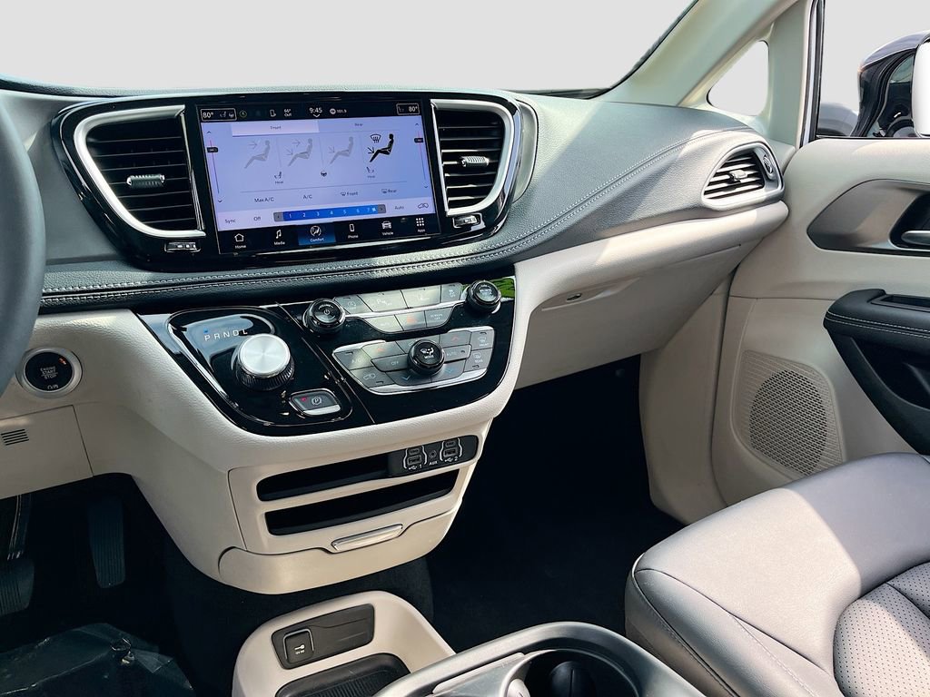 Certified 2024 Chrysler Pacifica Touring-L w/ Road Tripper Package FWD image 22