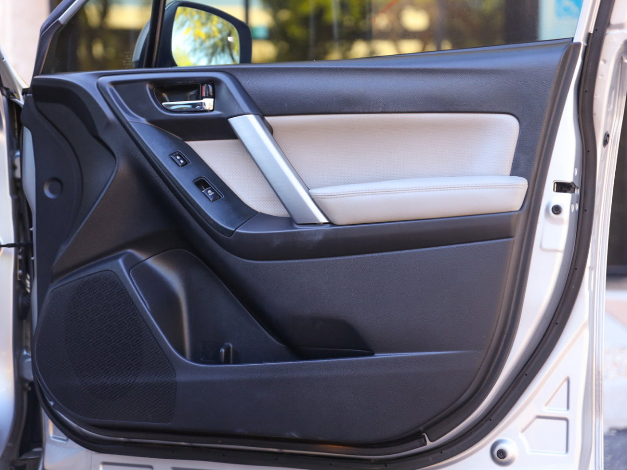 Used 2017 Subaru Forester 2.5i Limited w/ Popular Package #2 image 24