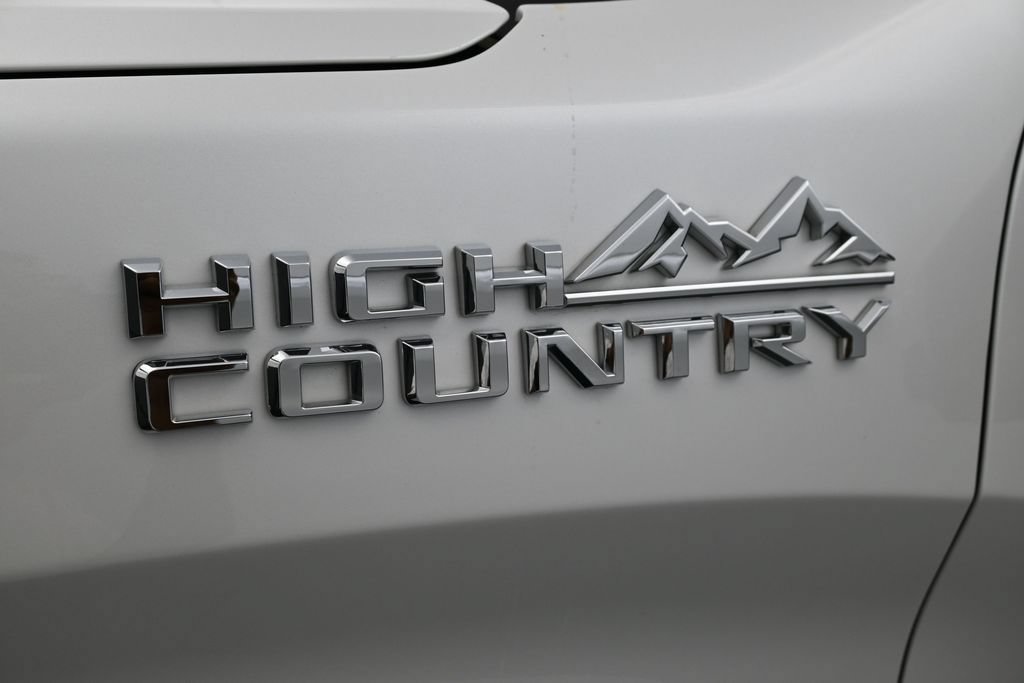 Used 2019 Chevrolet Silverado 1500 High Country w/ Technology Package AWD/4WD image 42