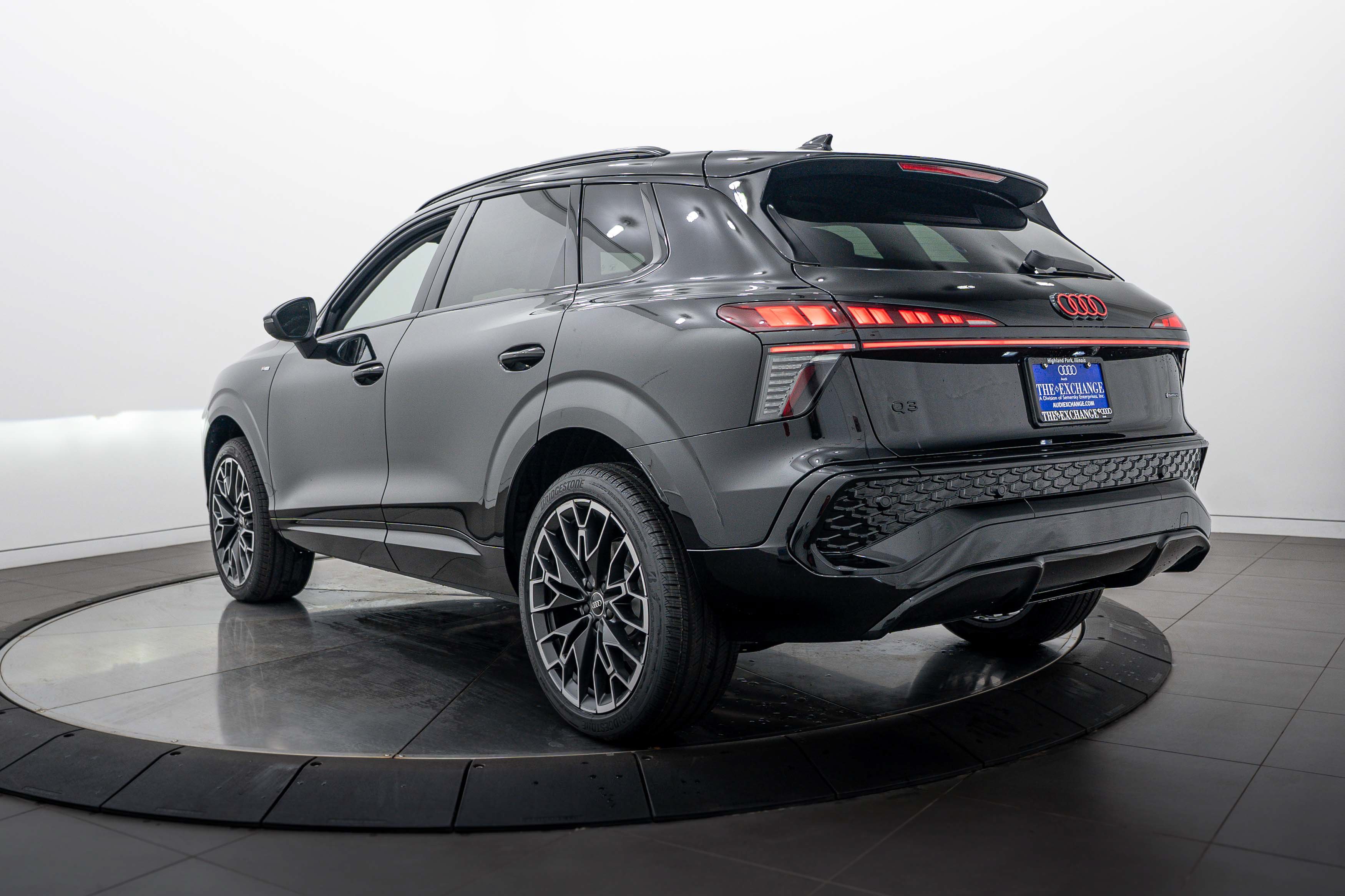 New 2026 Audi Q3 quattro 2.0T AWD/4WD image 5