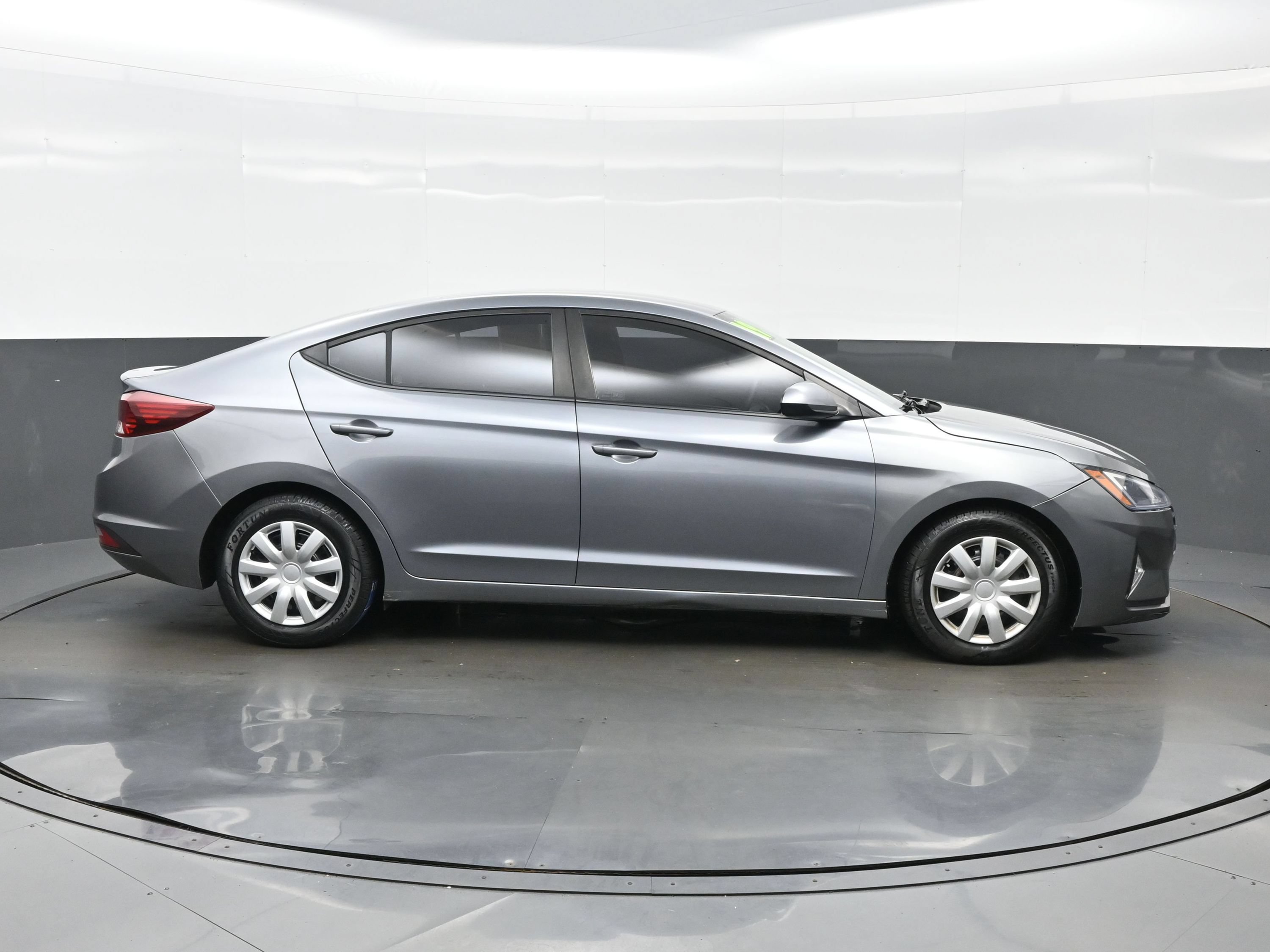Used 2019 Hyundai Elantra SE w/ Cargo Package FWD image 7