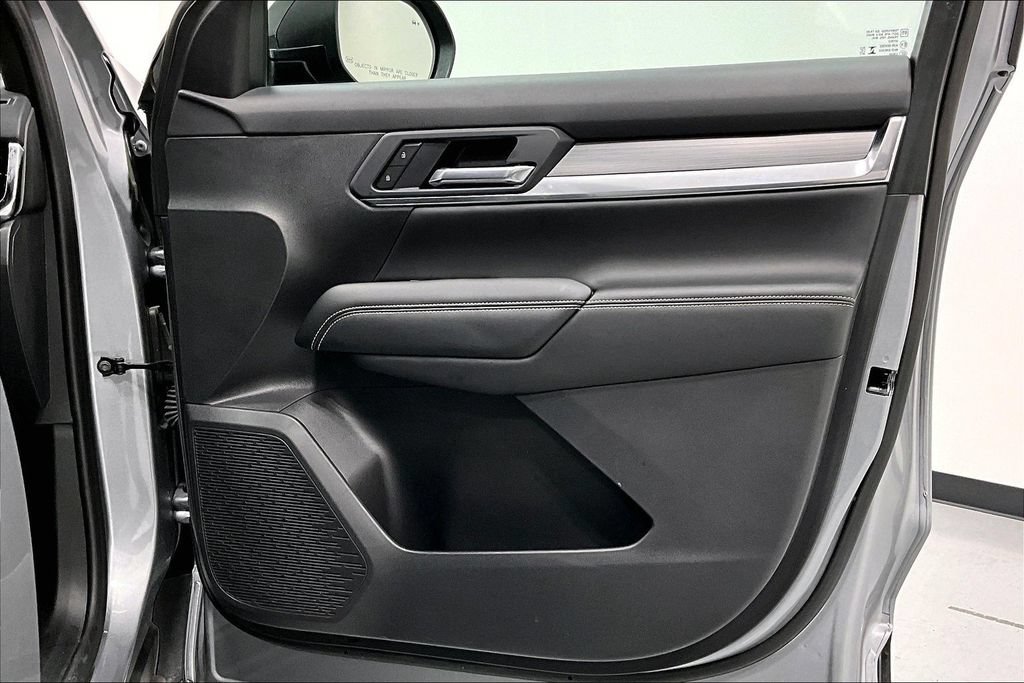 Used 2025 GMC Terrain Elevation FWD image 22