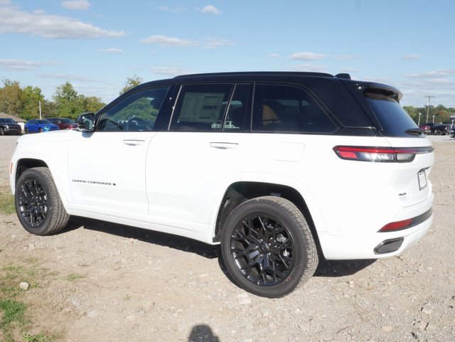 New 2025 Jeep Grand Cherokee Summit image 7