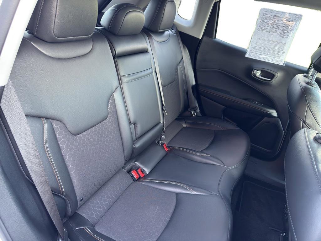 Used 2019 Jeep Compass Latitude image 9