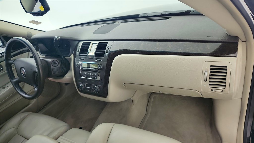 Used 2011 Cadillac DTS image 28