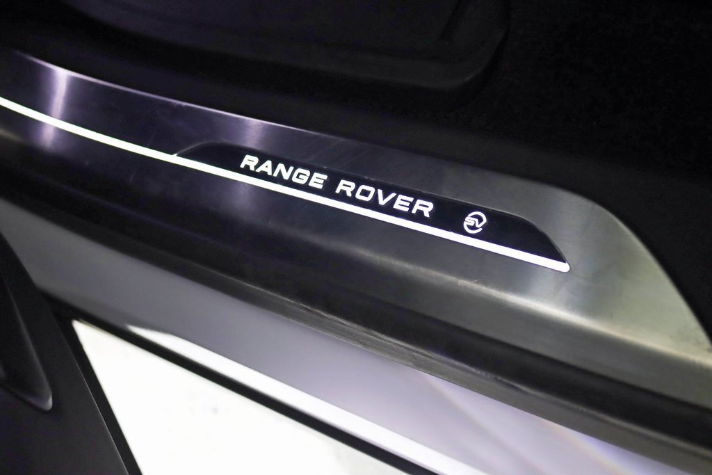 Used 2024 Land Rover Range Rover SV image 13