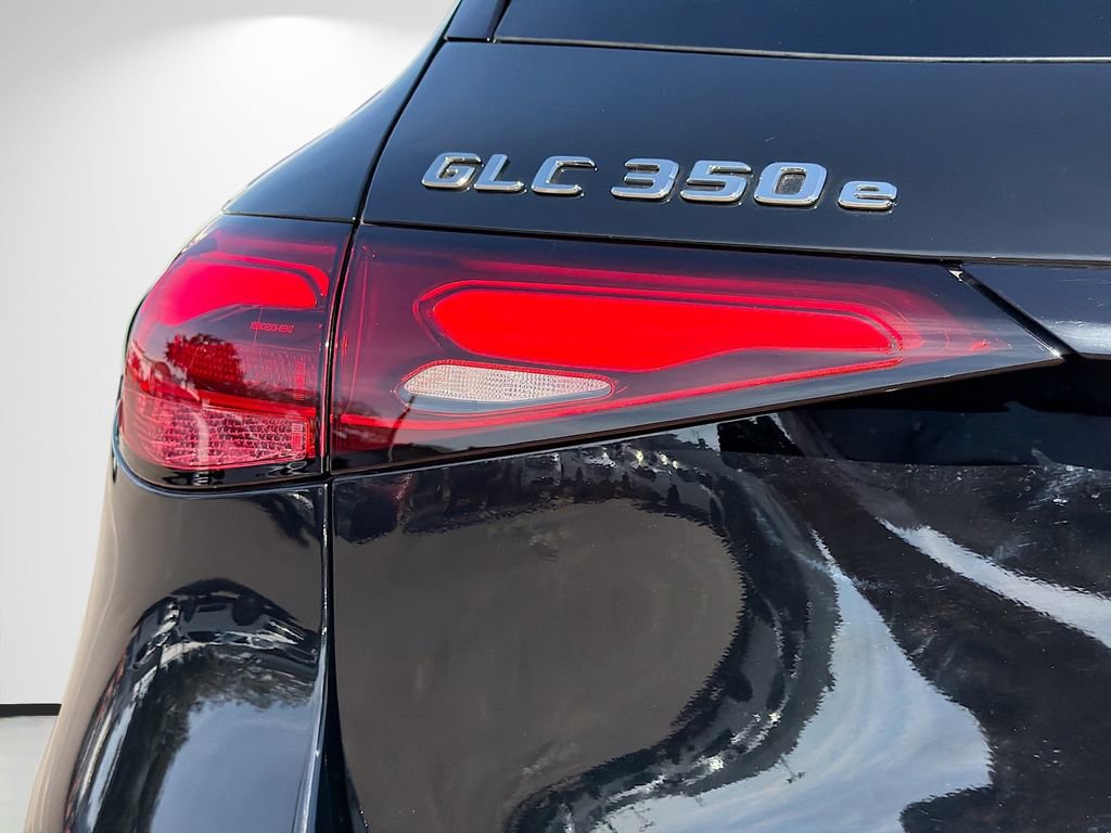 Used 2025 Mercedes-Benz GLC 350e 4MATIC image 10