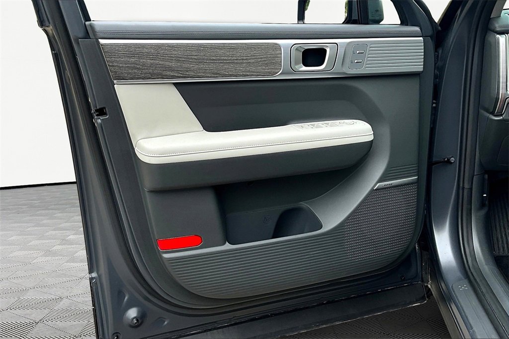 Used 2025 Hyundai Santa Fe Limited image 23