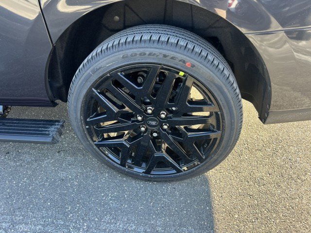 New 2026 Ford Expedition Max Platinum w/ Stealth Performance Package image 29