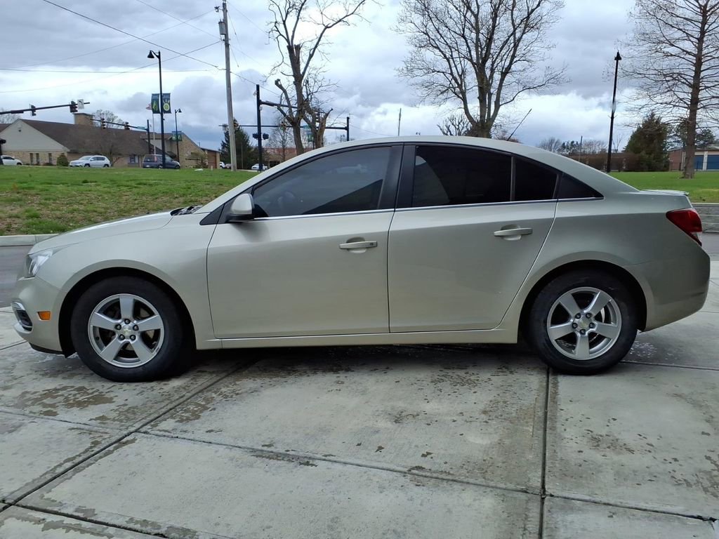 Used 2016 Chevrolet Cruze LT FWD image 4