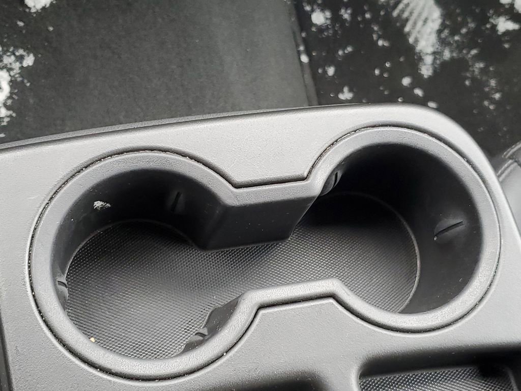 Certified 2025 GMC Sierra 1500 SLT image 23