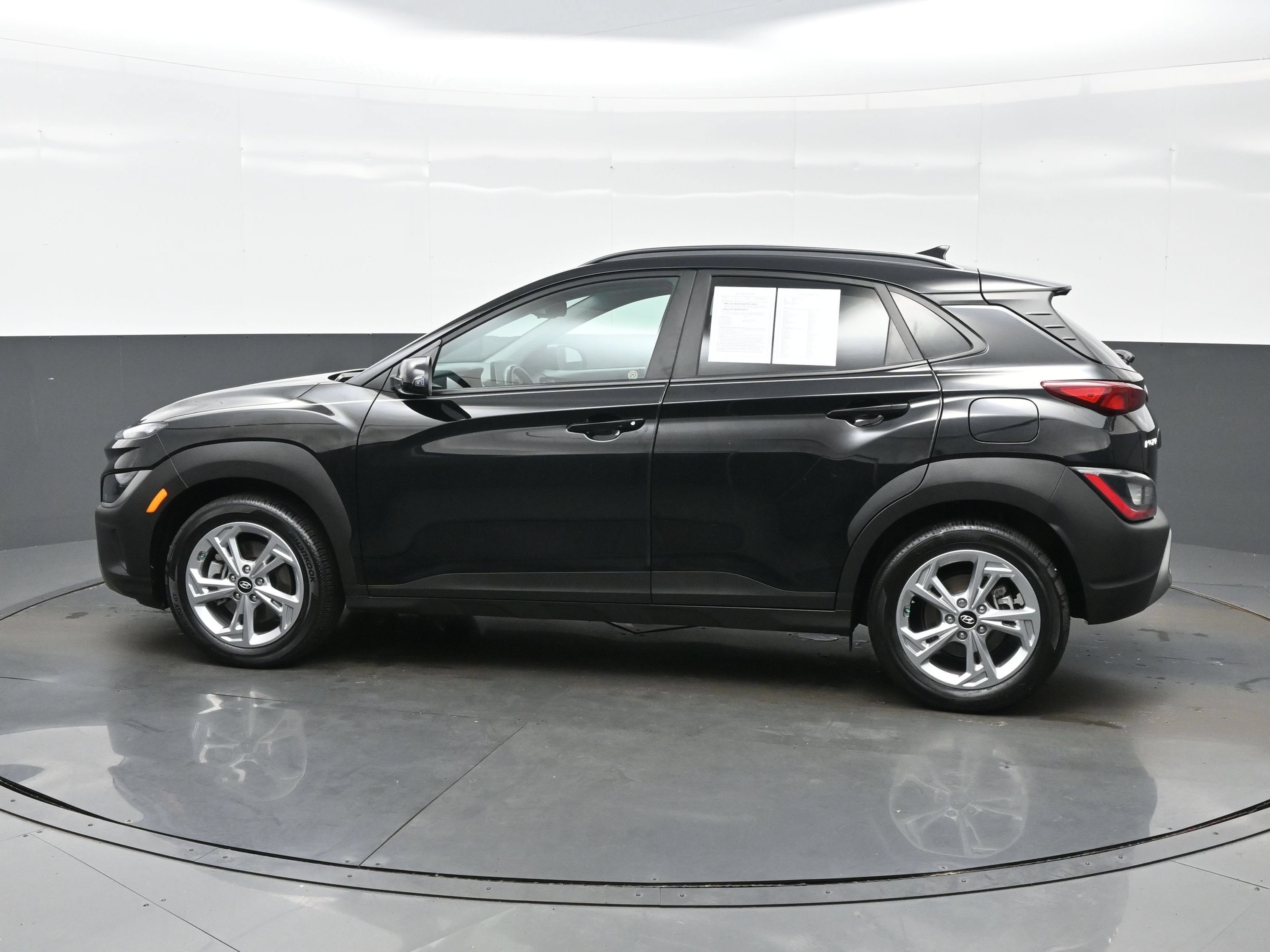 Used 2023 Hyundai Kona SEL w/ Convenience Package AWD/4WD image 3
