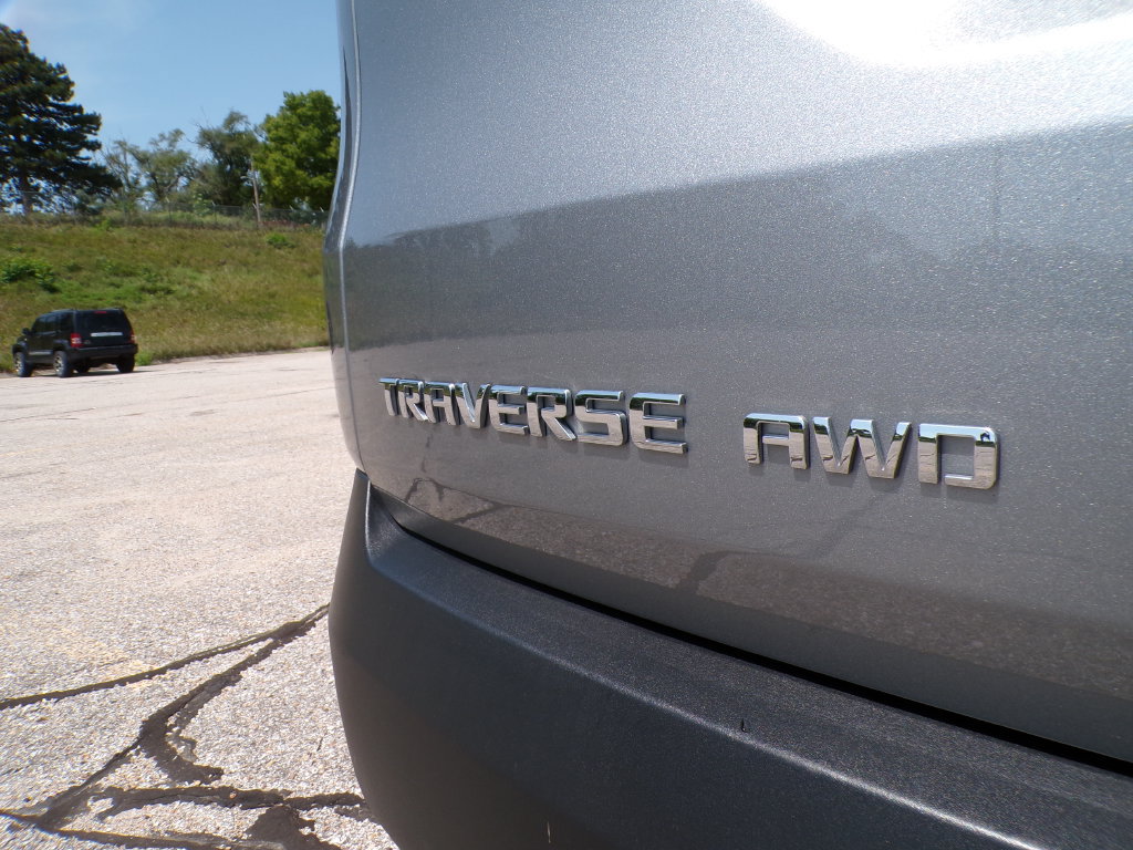 Used 2023 Chevrolet Traverse LT AWD/4WD image 15