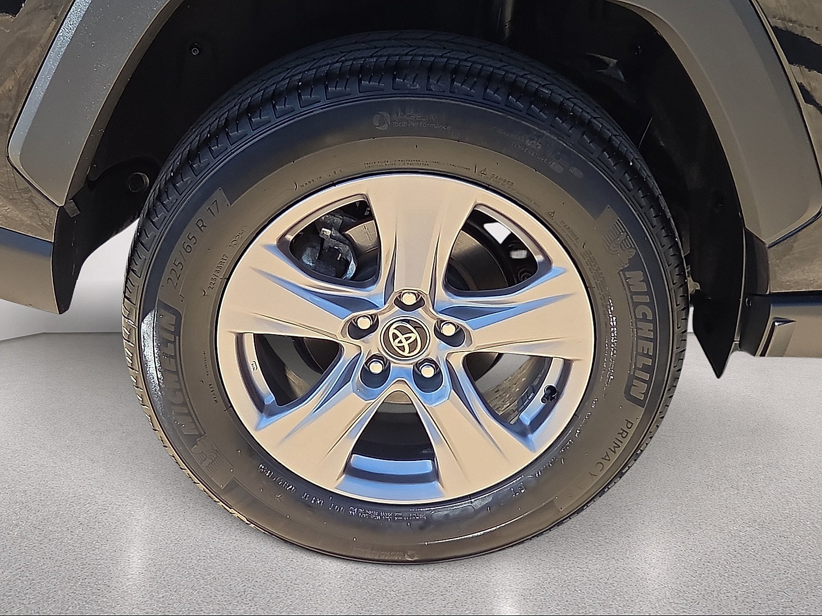 Used 2025 Toyota RAV4 XLE AWD/4WD image 7