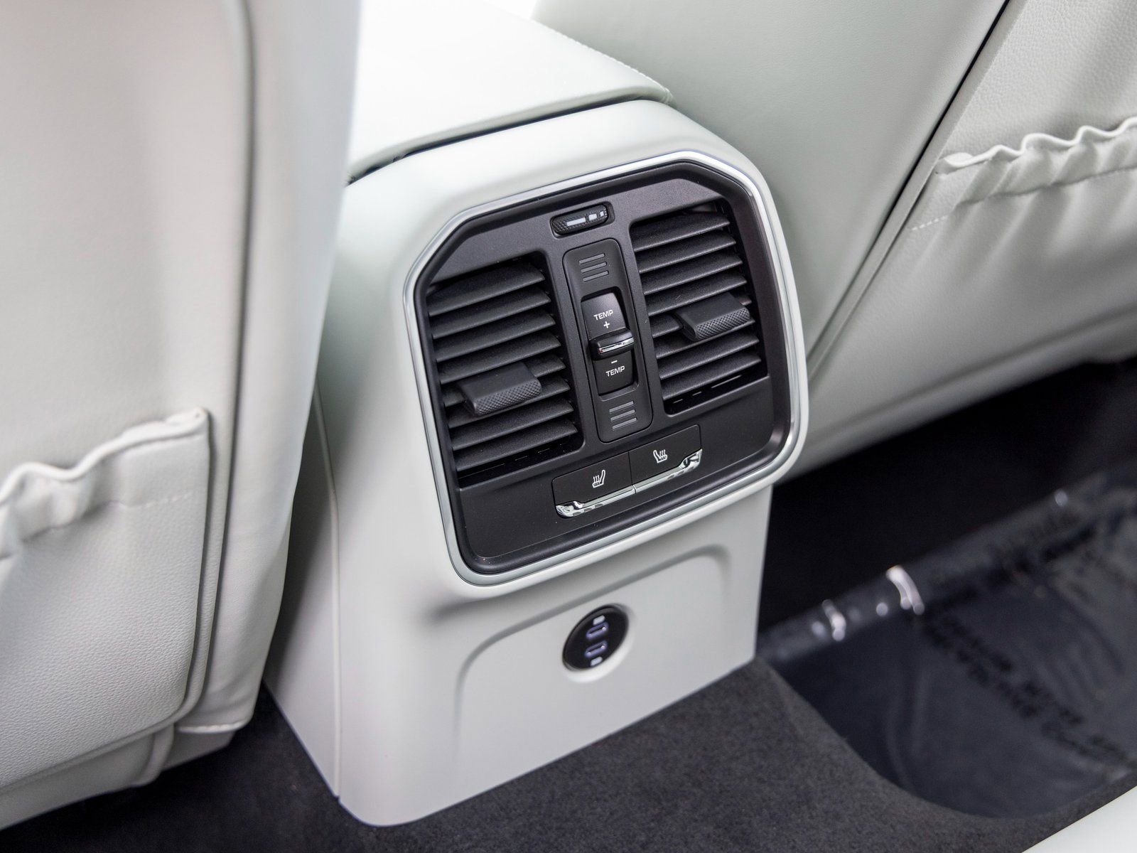 New 2025 Porsche Macan image 47