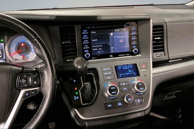 Used 2020 Toyota Sienna SE w/ SE Preferred Package FWD image 6
