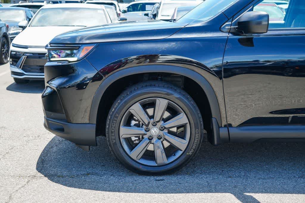 Used 2025 Honda Pilot Sport image 8