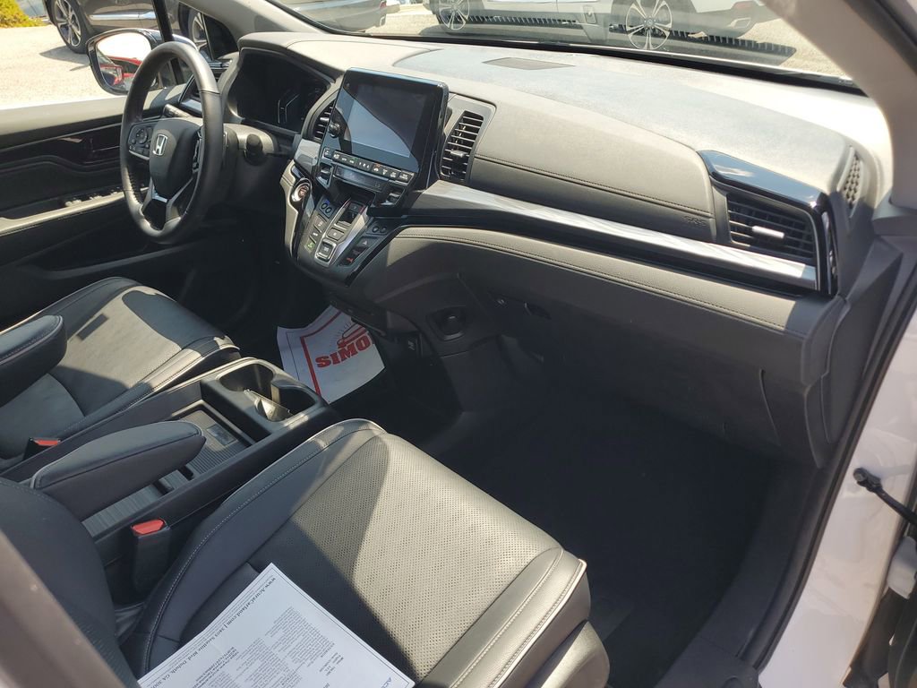 Used 2024 Honda Odyssey Elite image 4