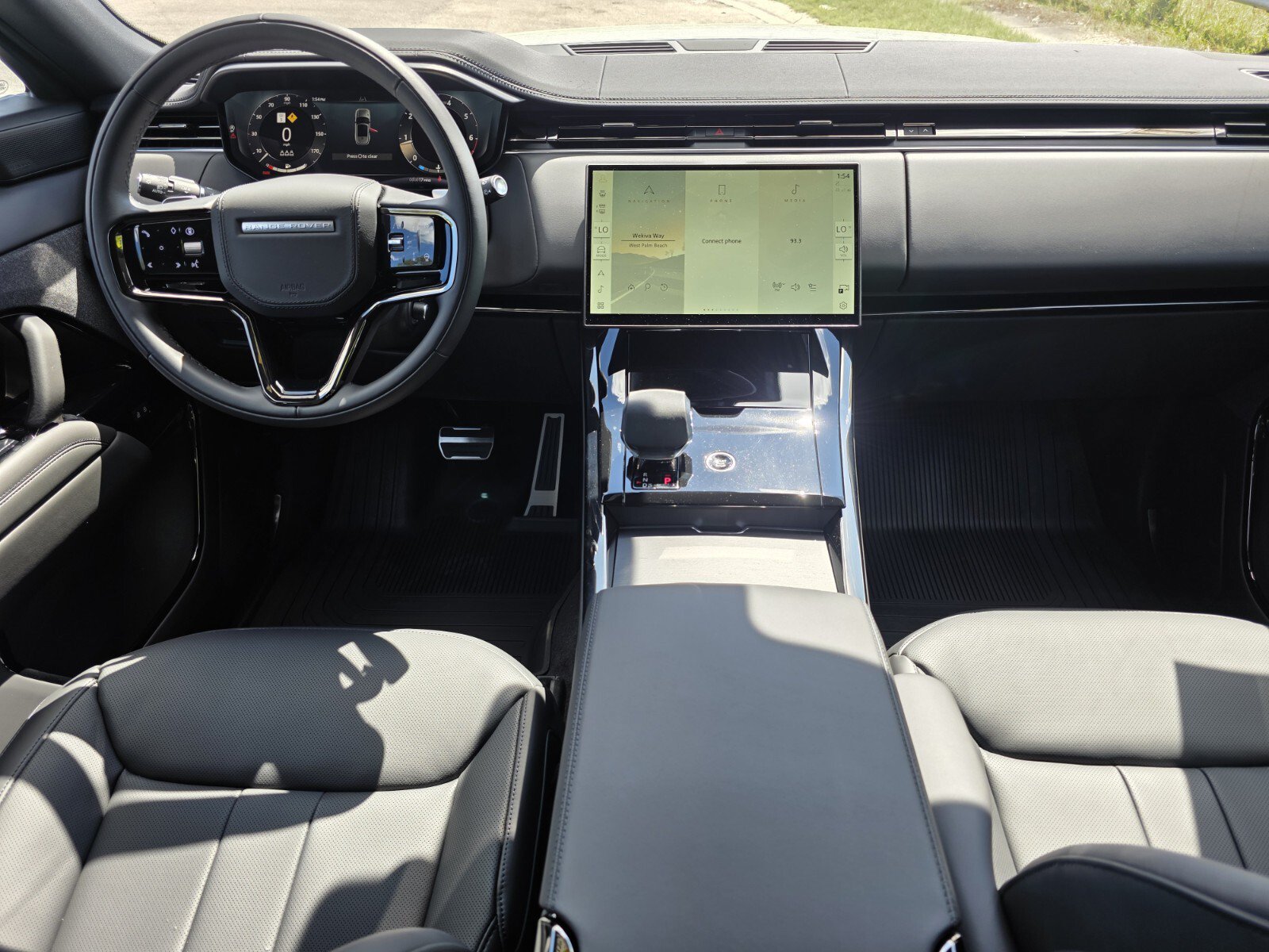 New 2027 Land Rover Range Rover Sport Dynamic SE AWD/4WD image 4
