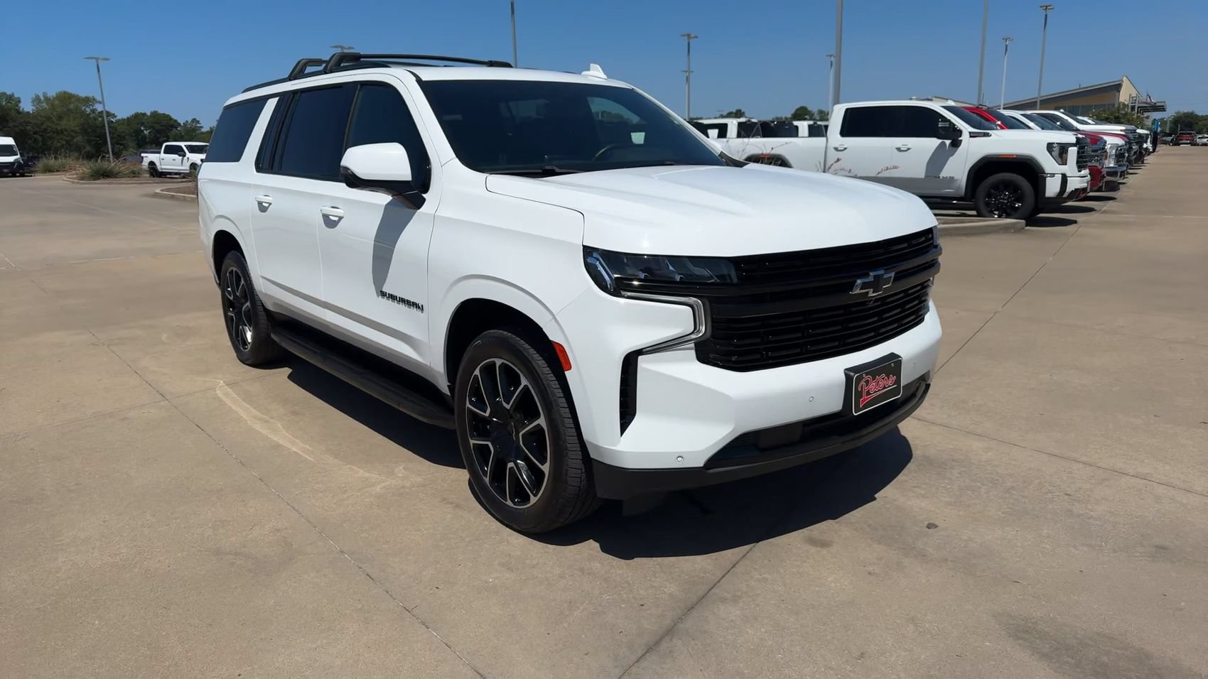 Used 2023 Chevrolet Suburban RST w/ Luxury Package RWD image 3