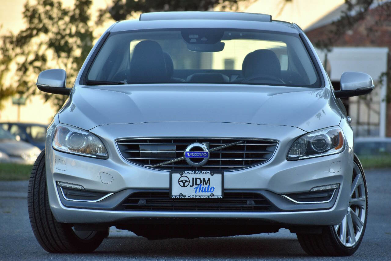 Used 2016 Volvo S60 T5 Inscription Platinum image 3