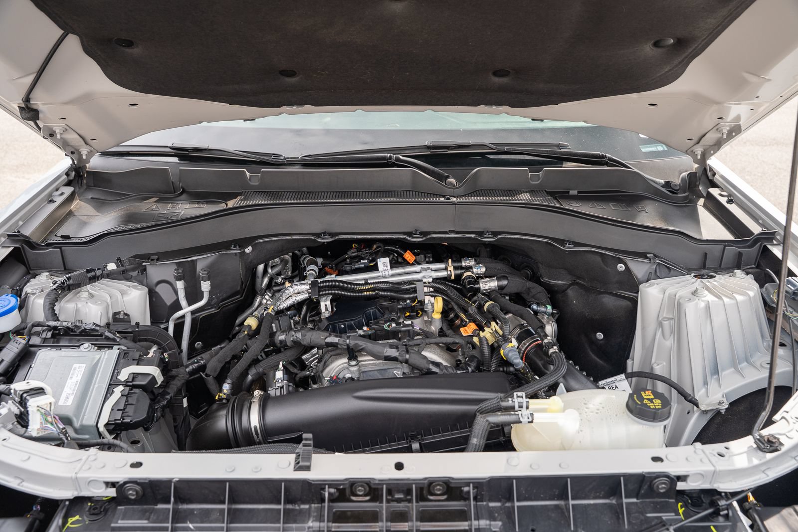 Certified 2025 Ford Explorer Active RWD image 25