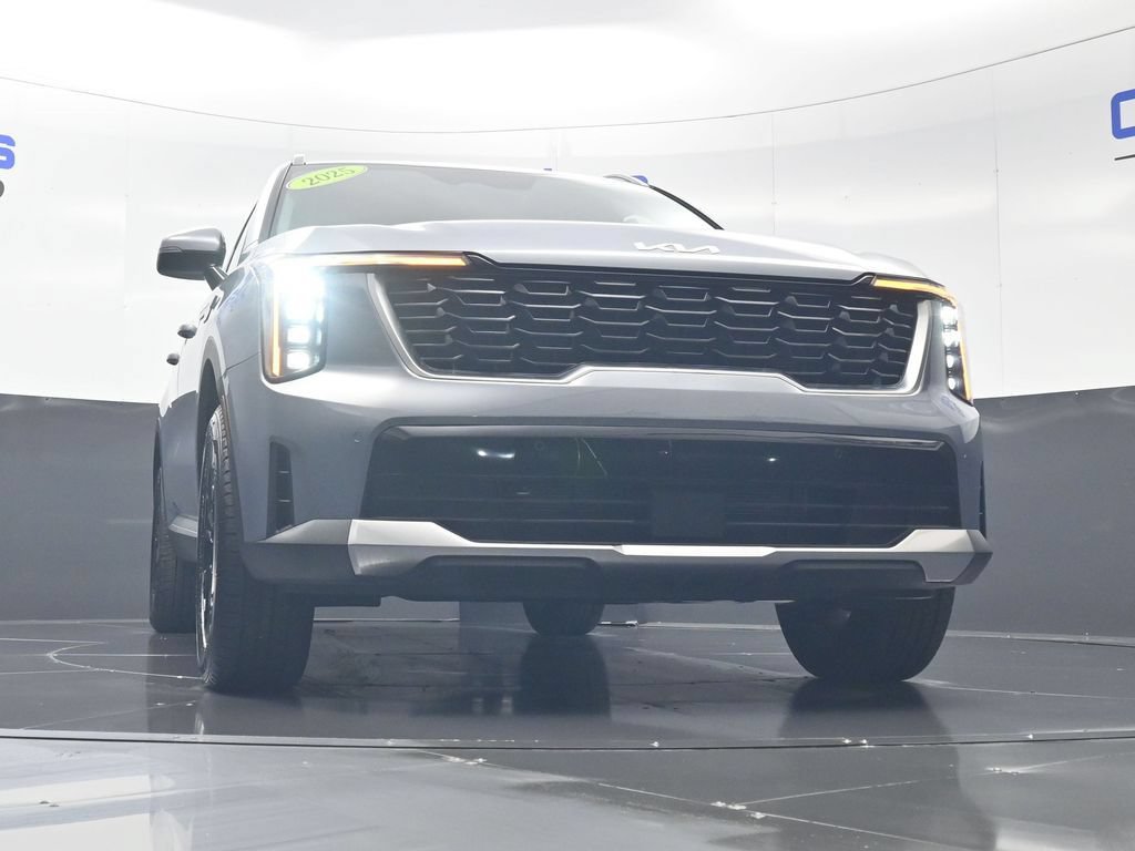 Certified 2025 Kia Sorento S AWD/4WD image 40