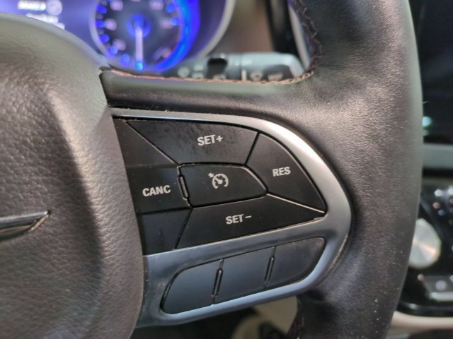 Used 2017 Chrysler Pacifica Touring-L Plus FWD image 20