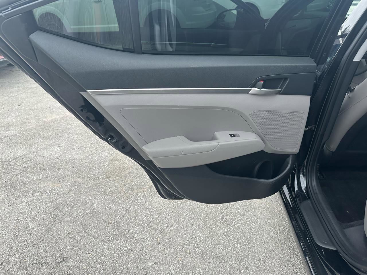 Used 2020 Hyundai Elantra SE image 14