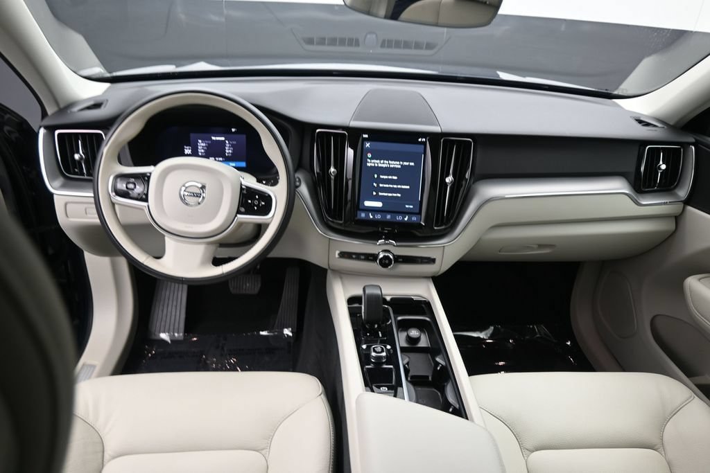 Certified 2024 Volvo XC60 B5 Core w/ Protection Package Premier AWD/4WD image 15