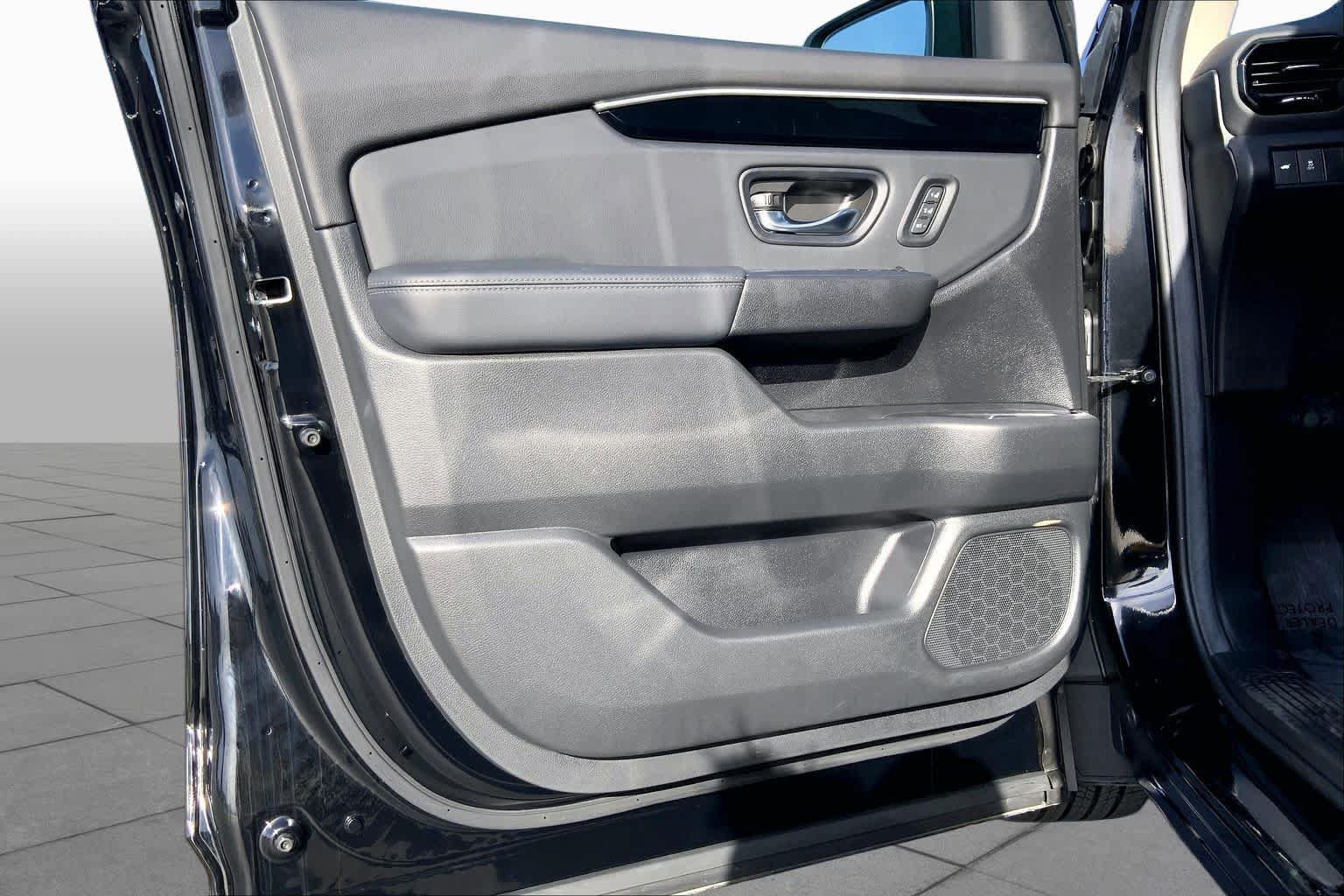 Used 2025 Honda Pilot EX-L image 24