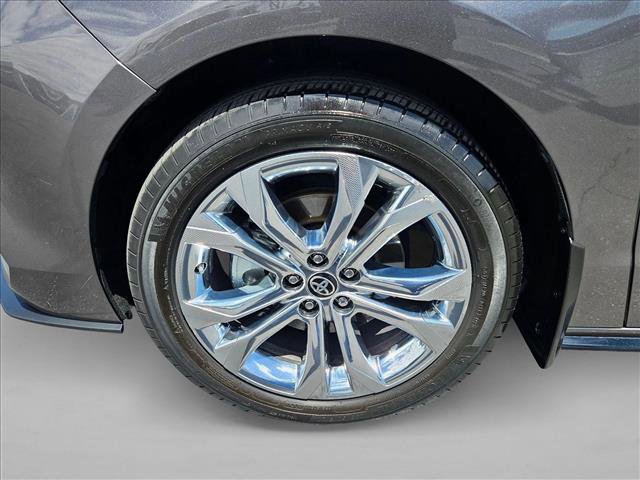 Used 2024 Toyota Sienna Platinum FWD image 21