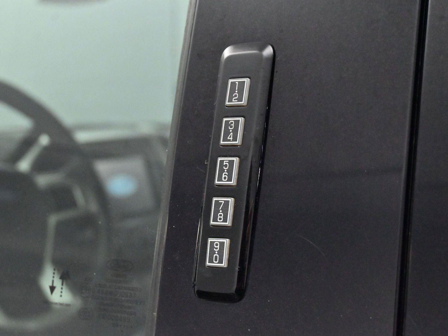 Used 2019 Ford F250 Lariat w/ Lariat Ultimate Package image 10