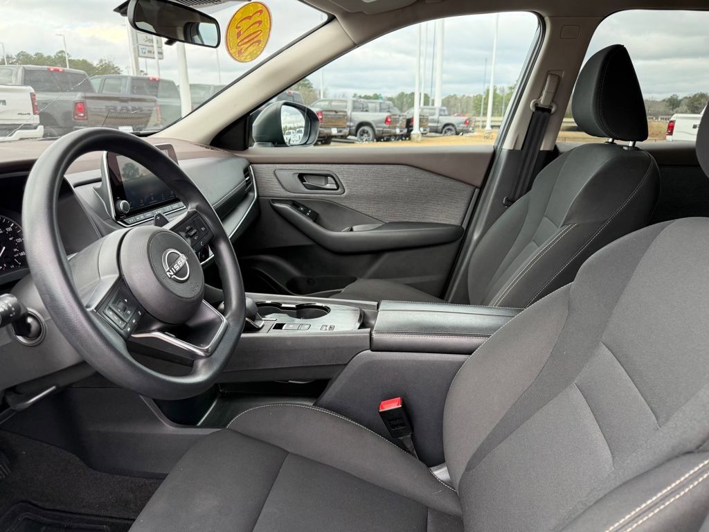 Used 2023 Nissan Rogue S image 9