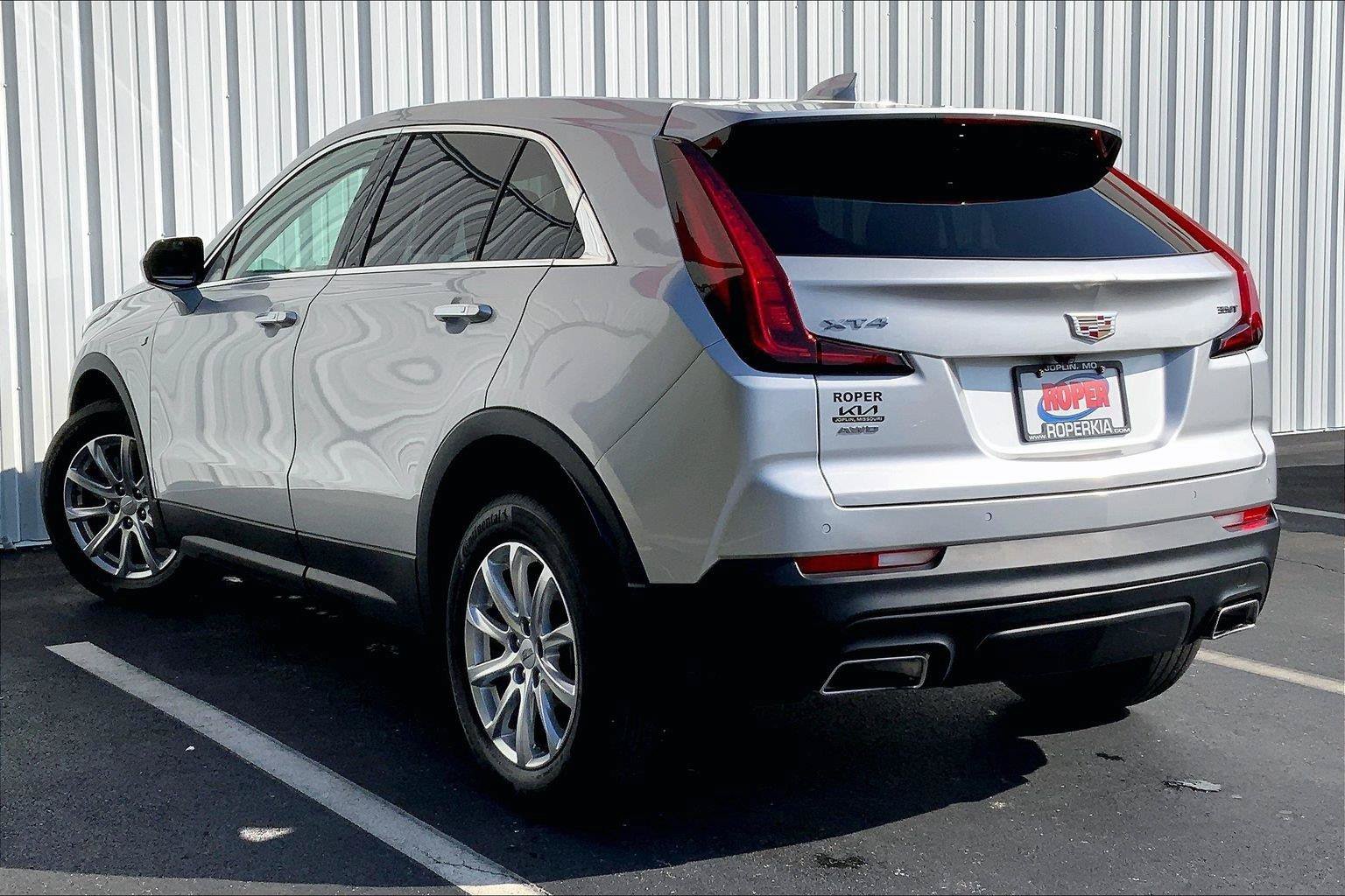 Used 2022 Cadillac XT4 Luxury w/ Cold Weather Package AWD/4WD image 9